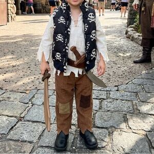 Disney Jake and the Neverland Pirates Skull Crossbones Black Zip Up Vest, 2T-3T